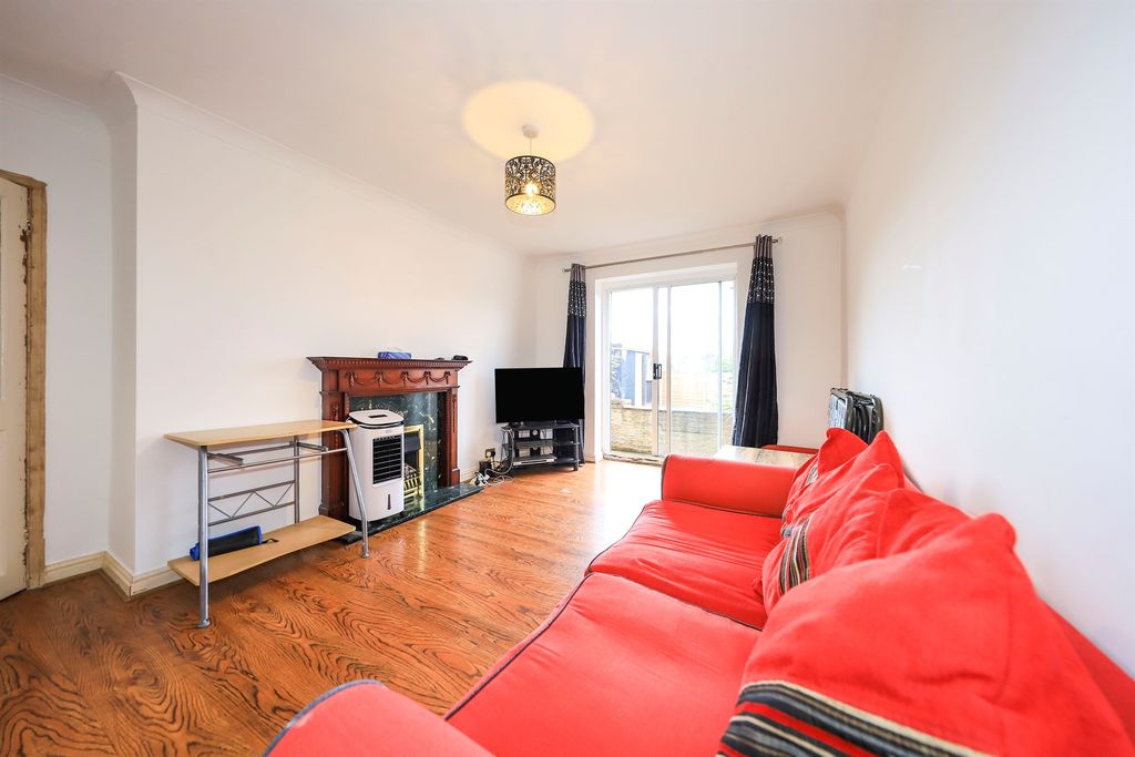 Property photo 3 of 17