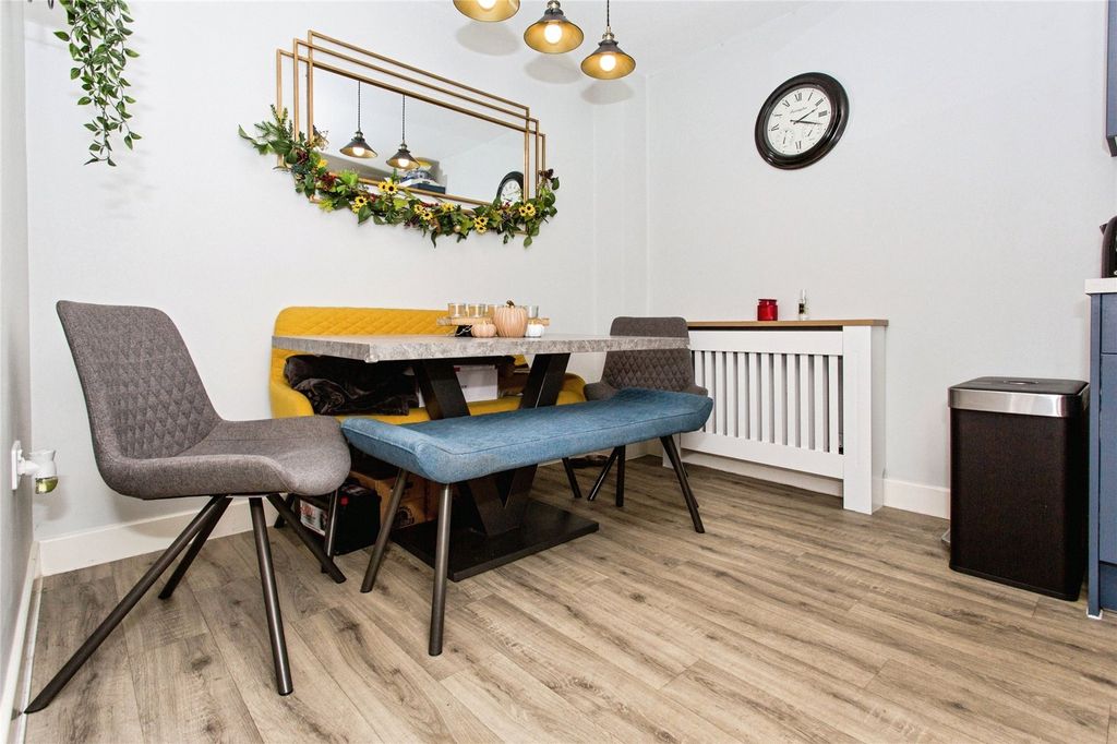 Property photo 3 of 17 Picture No. 22