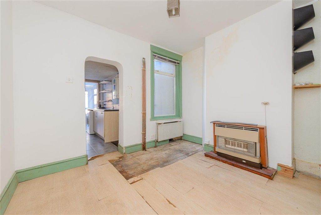 Property photo 3 of 10 Dining Room