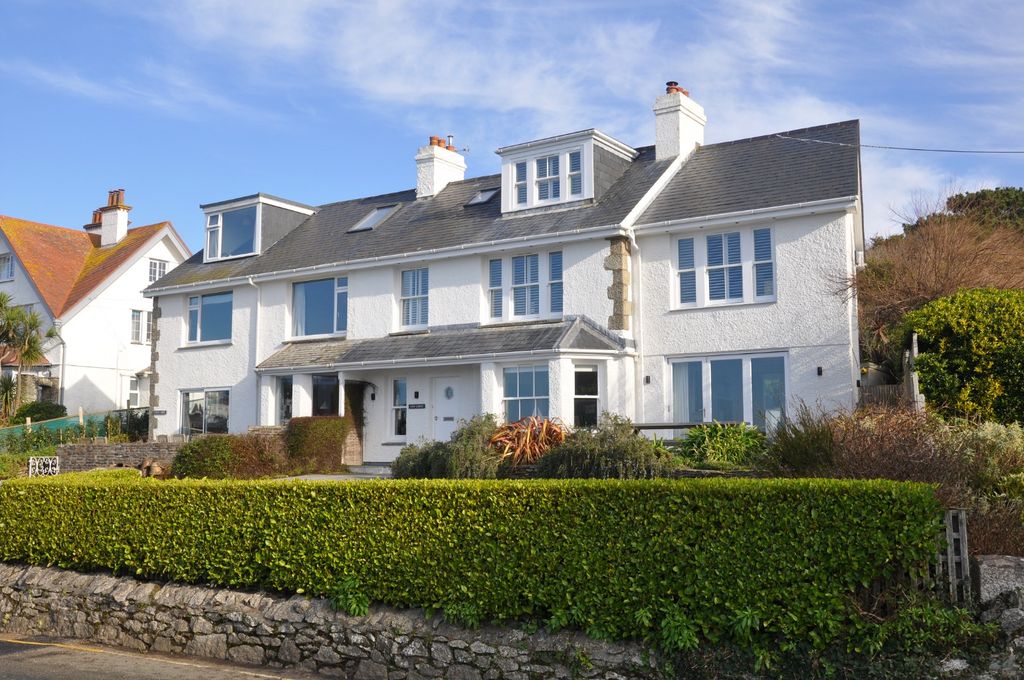 Property photo 2 of 36 3928057
