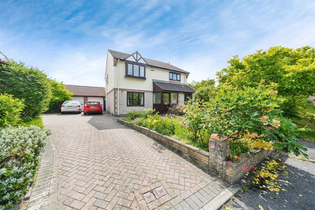 Property photo 1 of 16