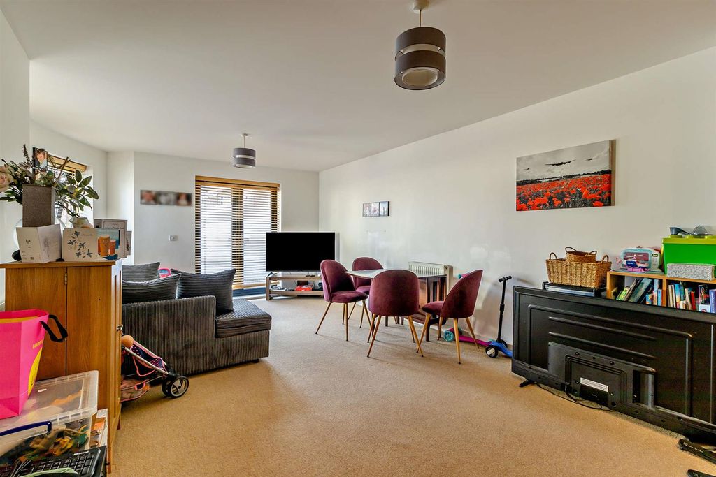 Property photo 3 of 7