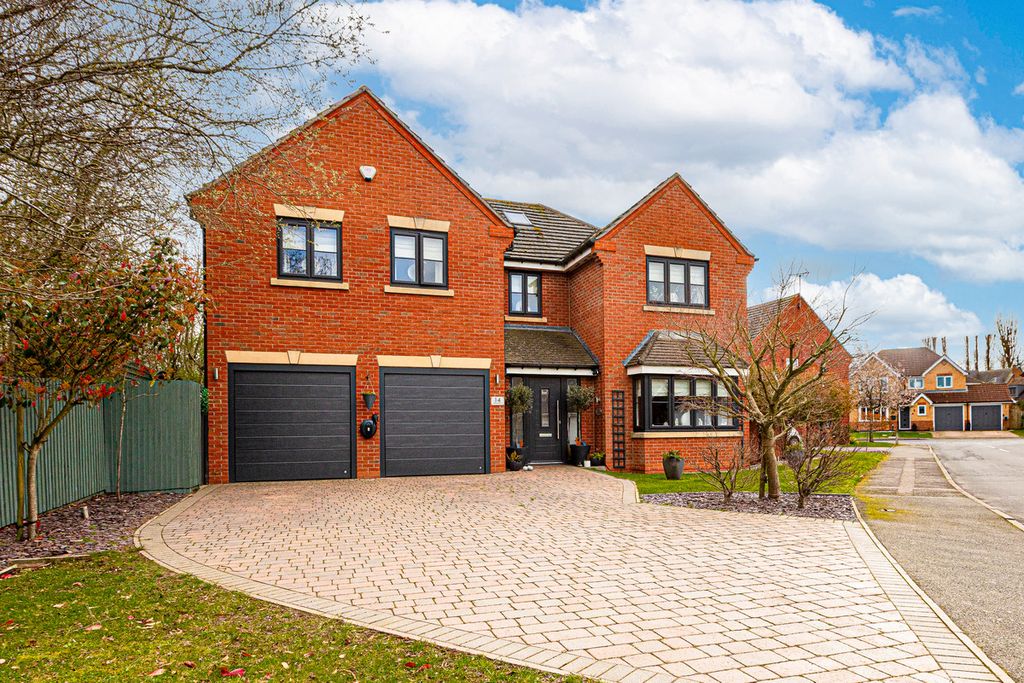 Property photo 1 of 30