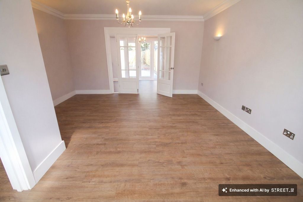 Property photo 3 of 26