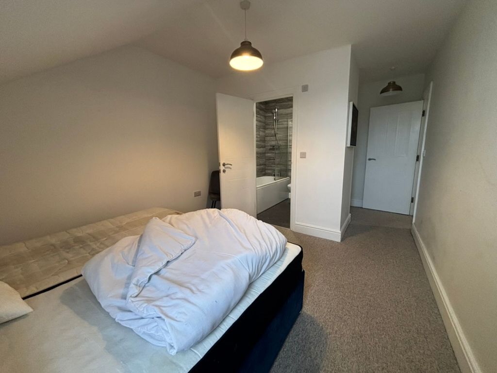 Additional image 12 of 14 bed property to rentFirst Avenue, Hove BN3