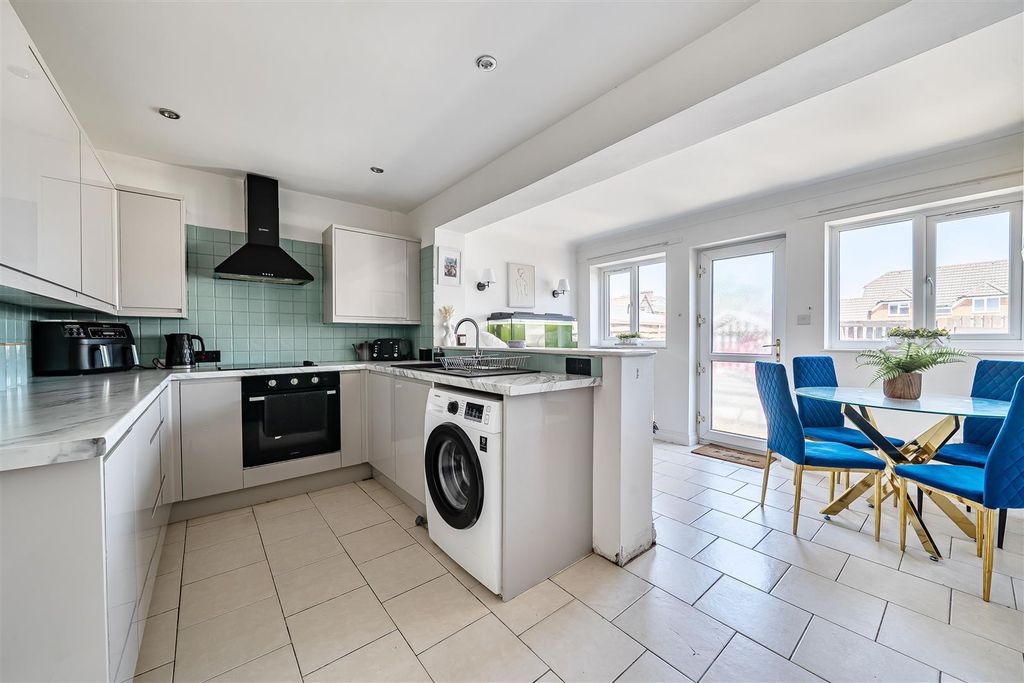 Property photo 2 of 20 1458957-11-6A15880A91F6d.Jpg