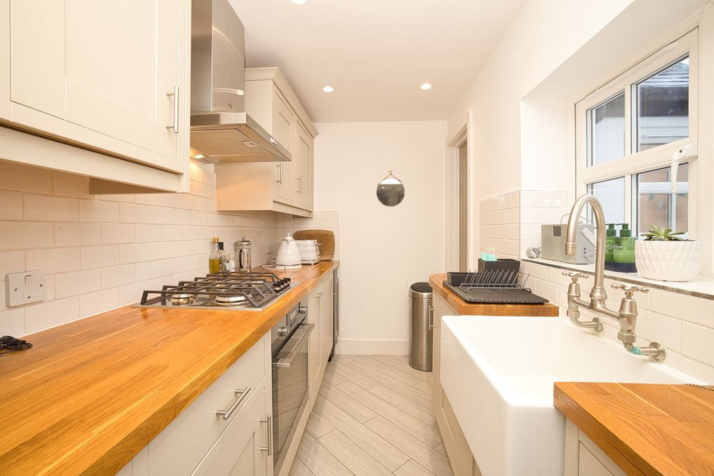 Property photo 2 of 12 Picture 2