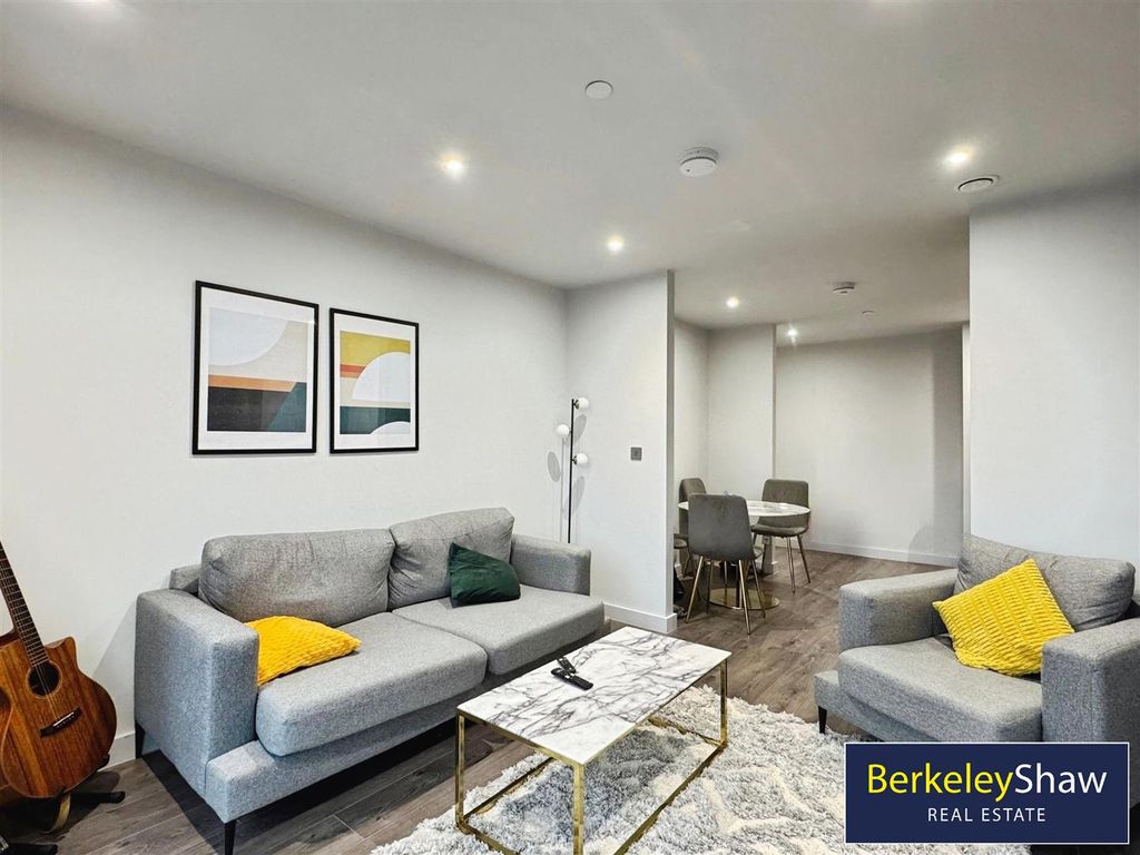 Property photo 2 of 11 Kitchen Diner/Living Area (4)