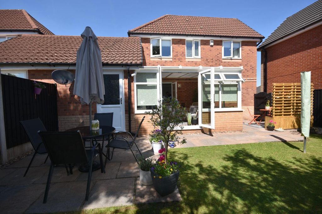 Property photo 2 of 33