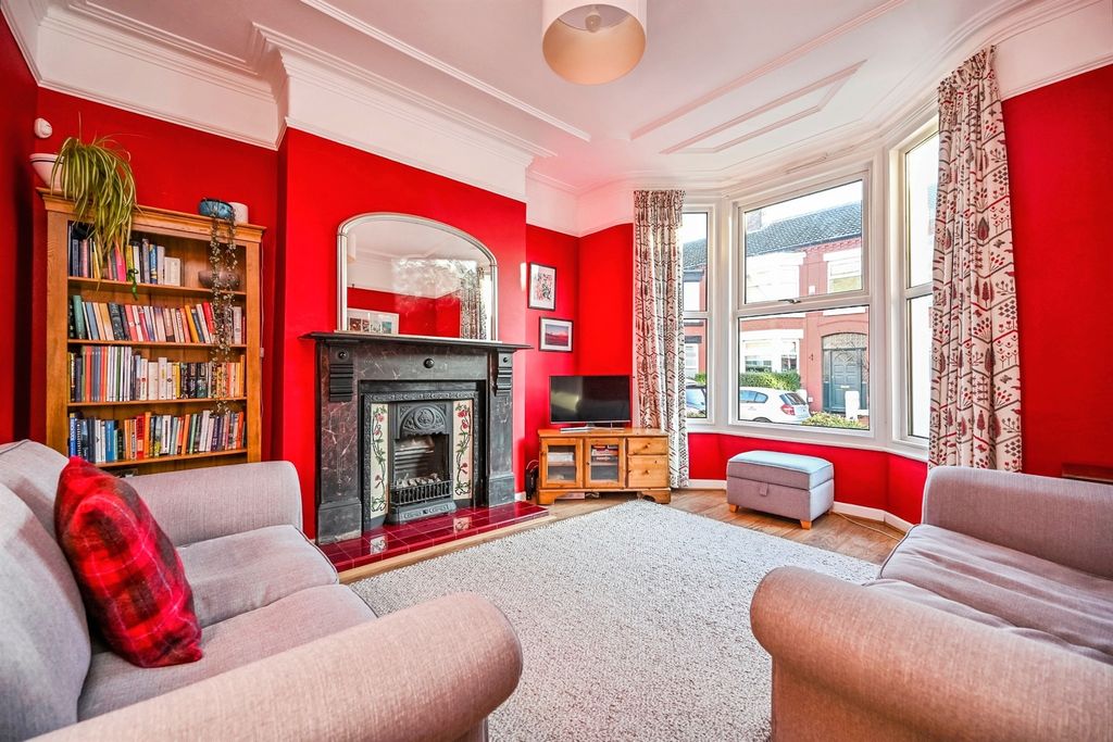 Property photo 2 of 12