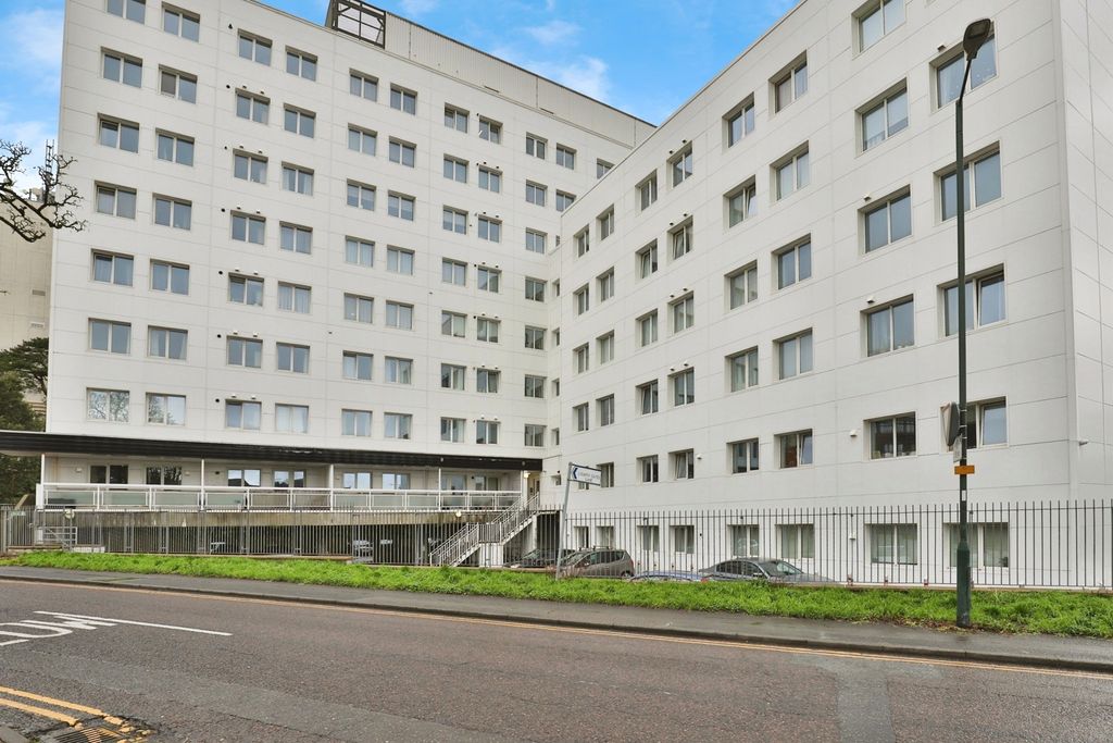 Property photo 1 of 20 Pbox-Img.Jpg