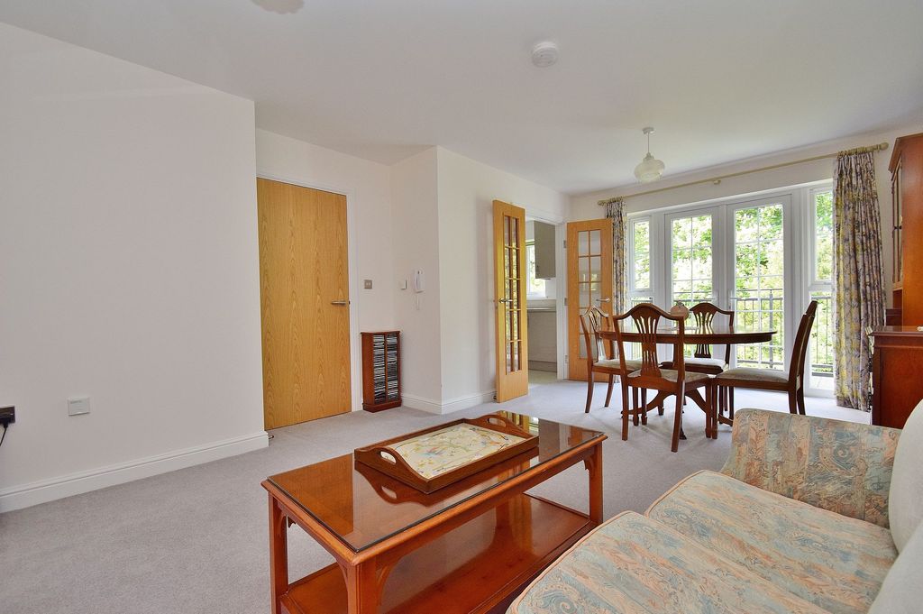 Property photo 3 of 11