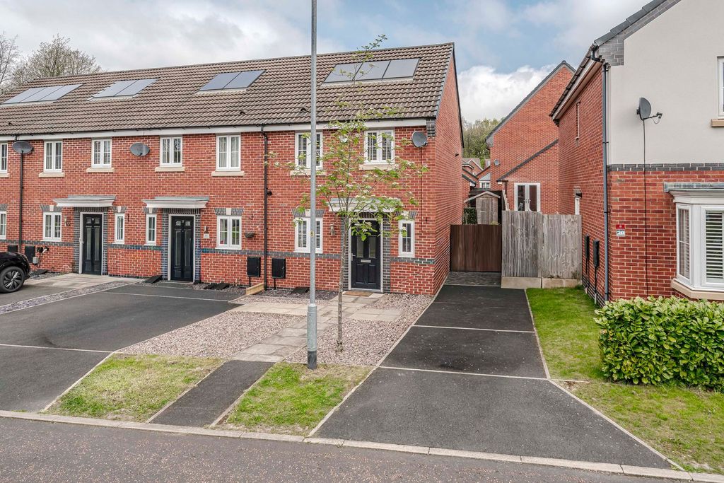 Property photo 1 of 31