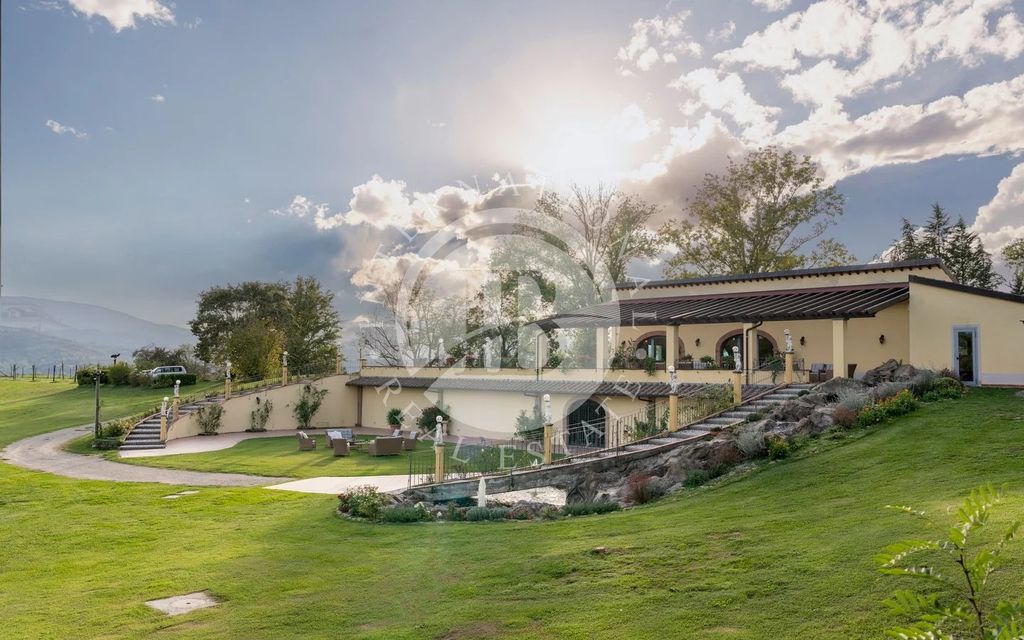 Property photo 1 of 32