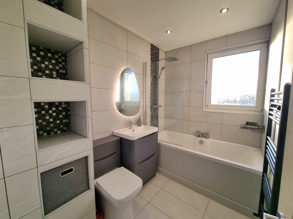 Property photo 2 of 9 Image