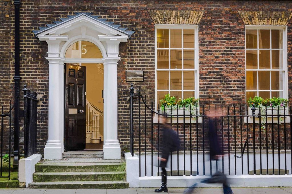 Property photo 2 of 5