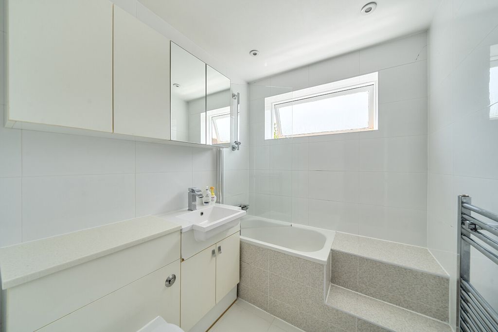 Property photo 3 of 10 1477674-15-6A33E6...