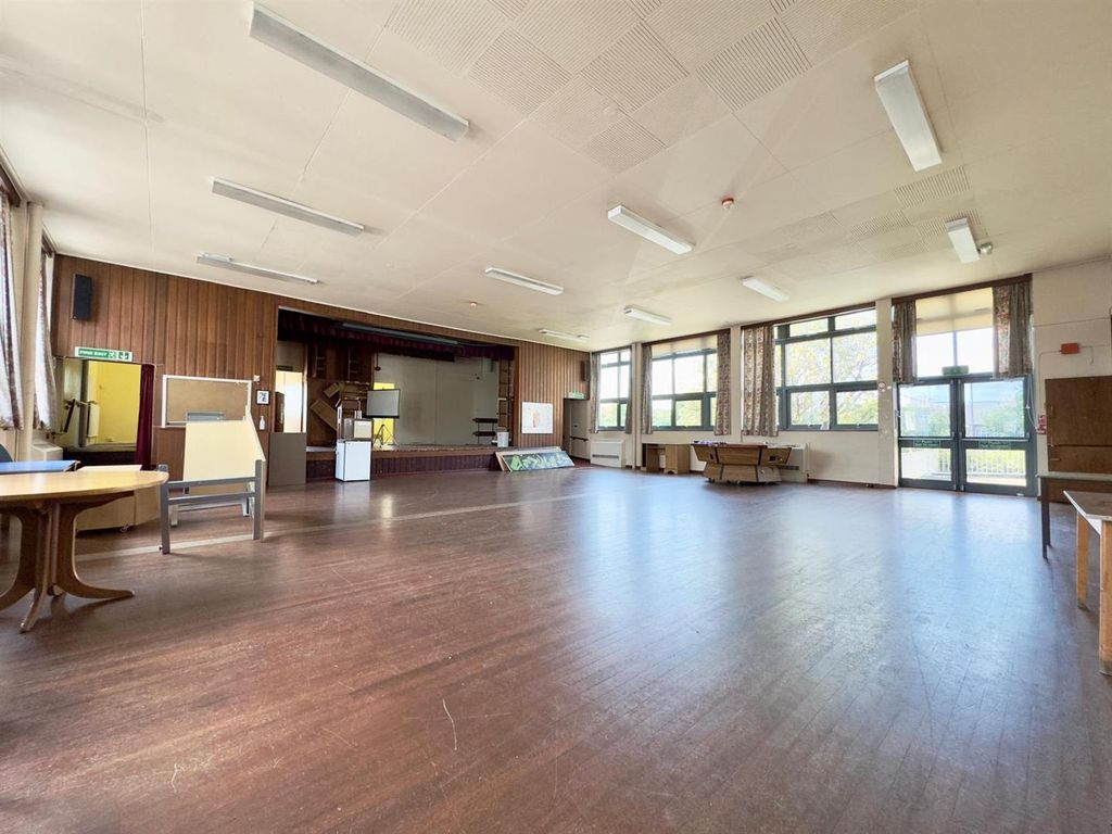 Property photo 3 of 18 8Afb833c-A906-41c2-B251-A4023Adbdeea.Jpg