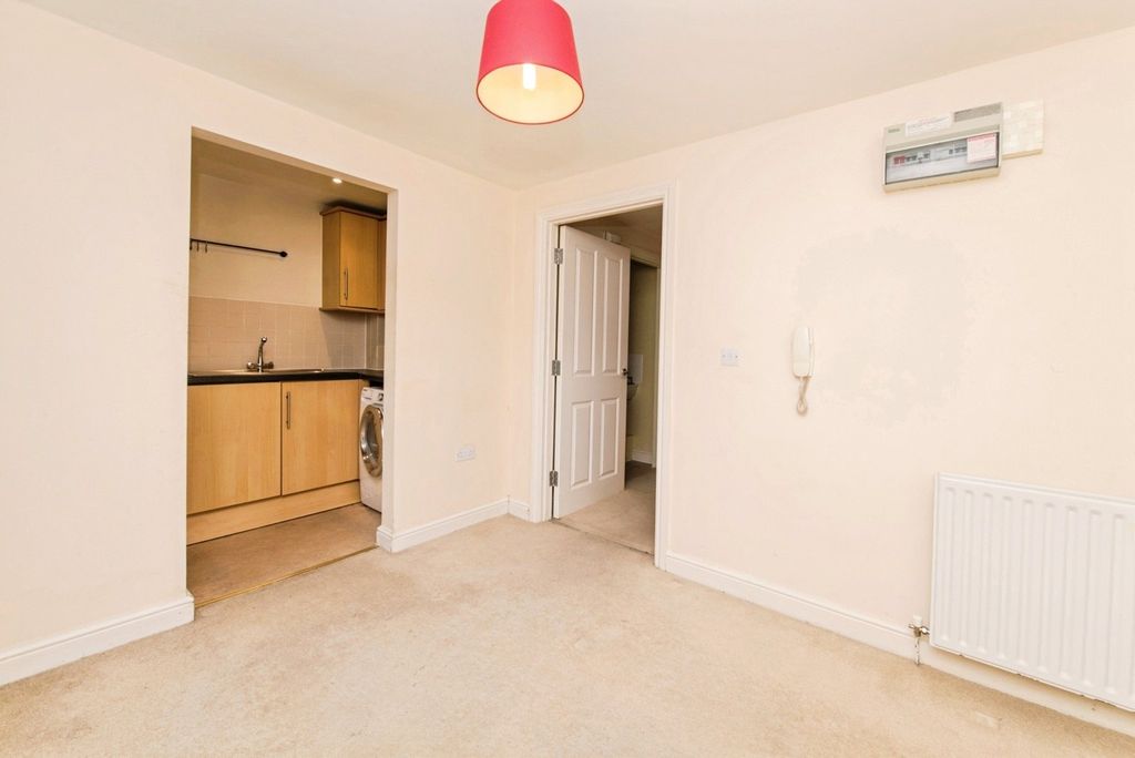 Property photo 3 of 8 Picture No. 21