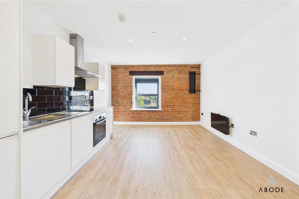 Property photo 2 of 13 Cam02544G0-Pr0275-Still007.Jpg