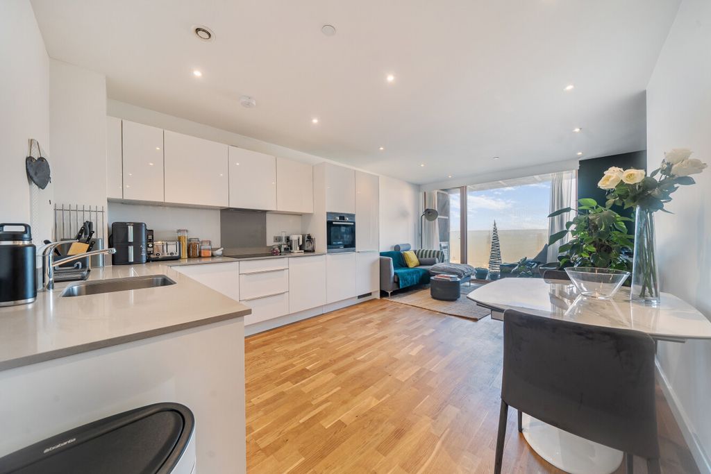 Property photo 1 of 25 1405177-18-697B72...