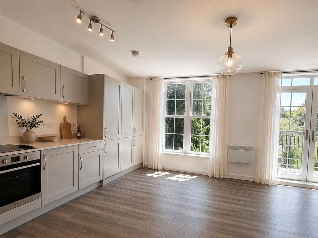 Property photo 2 of 9 Kitchen