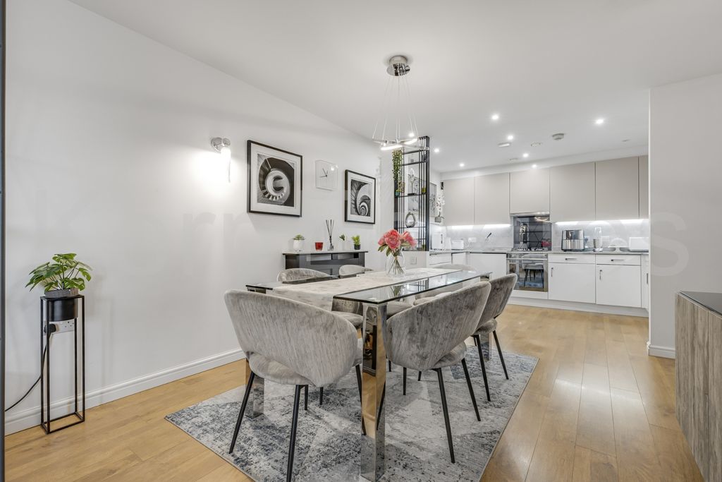 Property photo 3 of 16 Photo 14