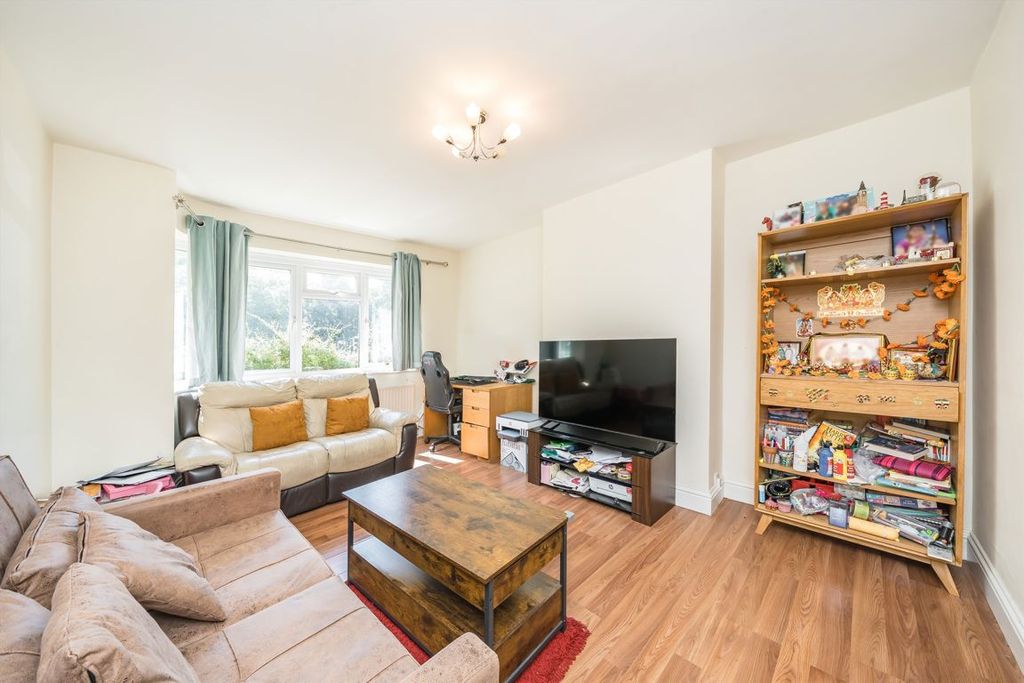 Property photo 2 of 5