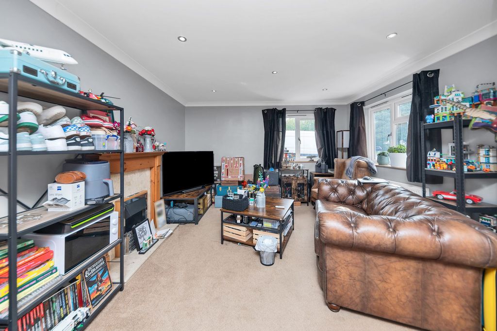 Property photo 3 of 7