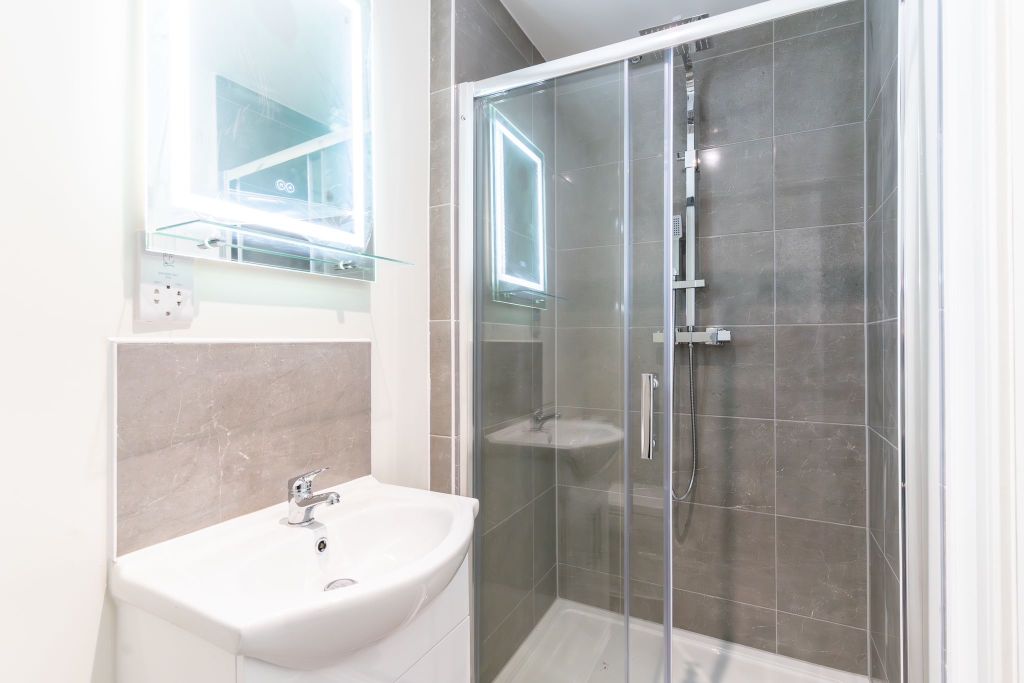 Property photo 3 of 11 8c2d2B2F-69Dd-4Cb5-A
