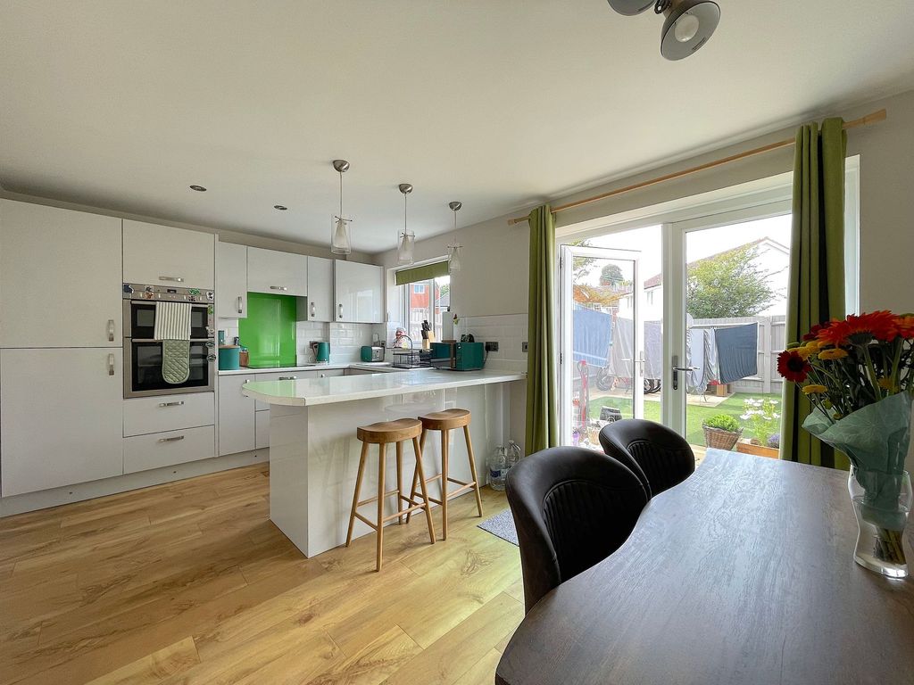 Property photo 1 of 27 Kitchen/Dining Room (1)