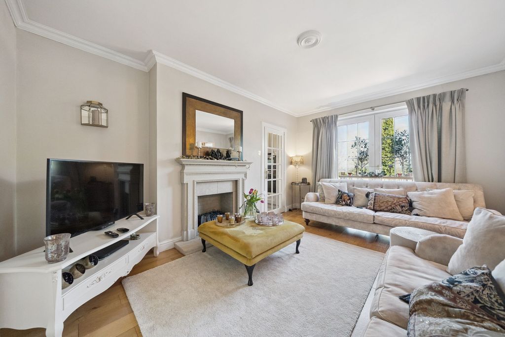 Property photo 2 of 22