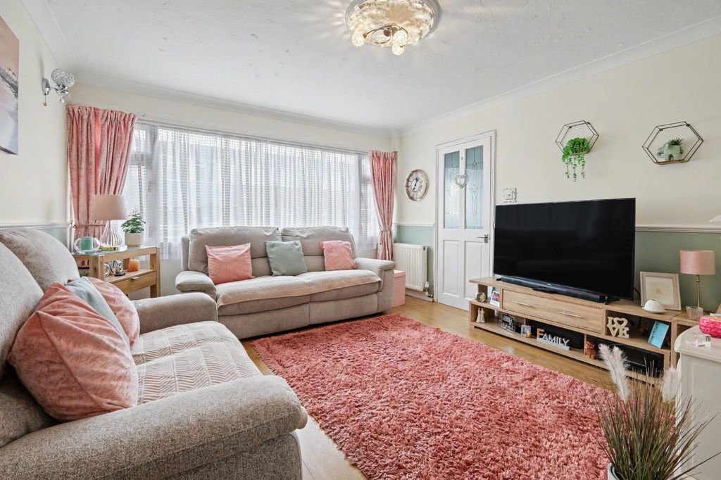 Property photo 3 of 15 5219075
