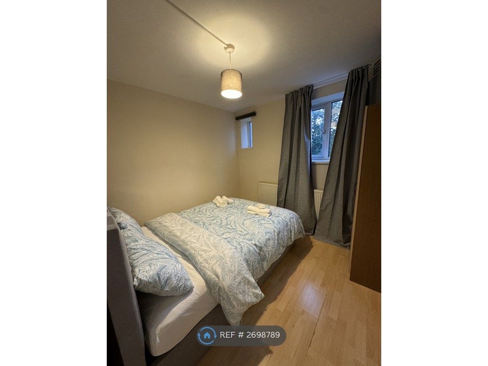 Property photo 2 of 8 Bedroom 1 (Door View)