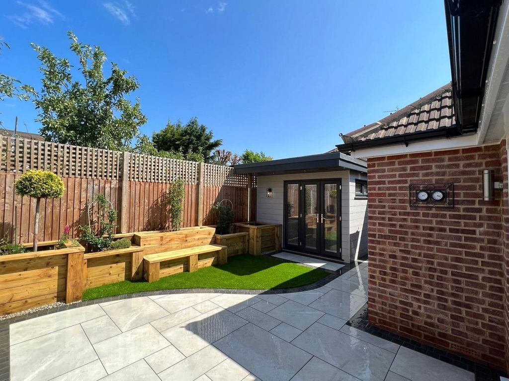 Property photo 3 of 16 Garden