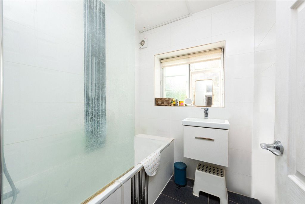 Property photo 3 of 13 Photo 4