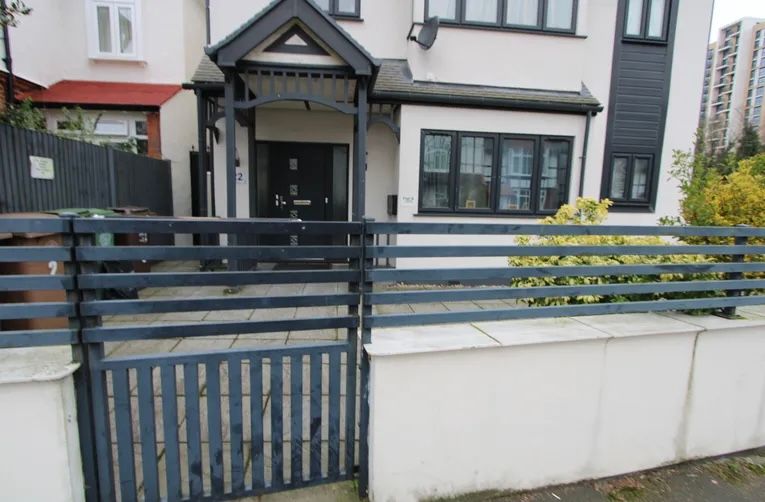 Property photo 2 of 21