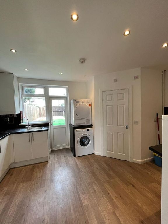 Property photo 3 of 25