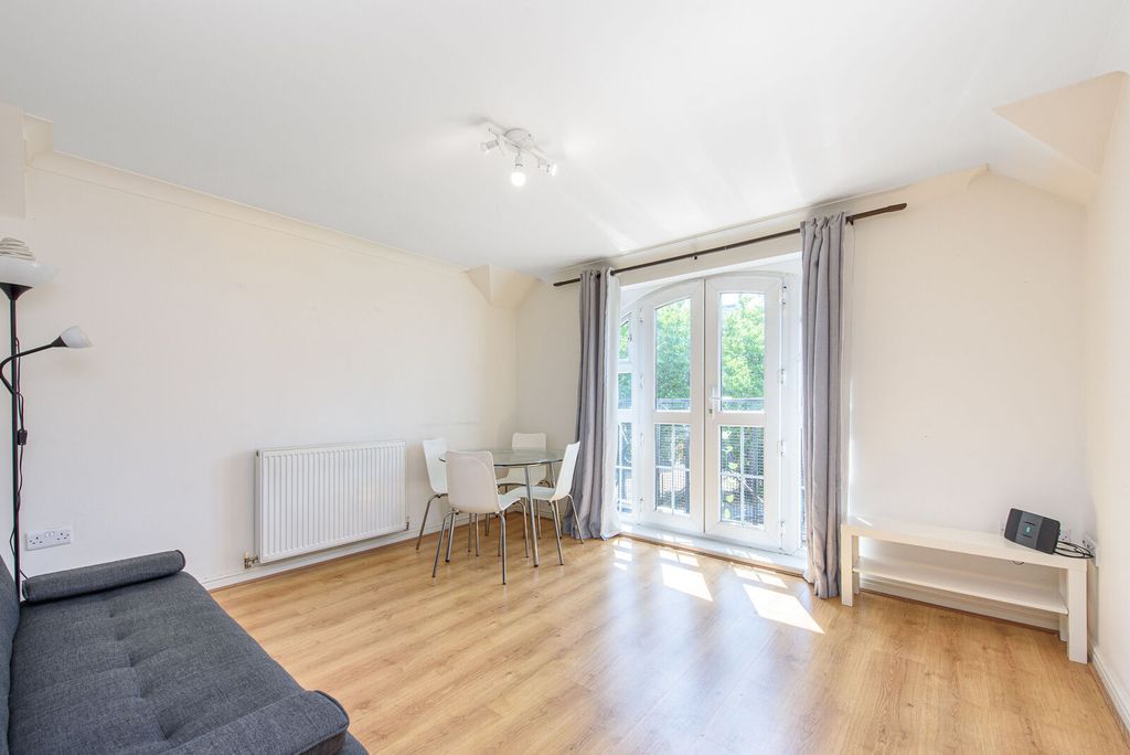 Property photo 2 of 6