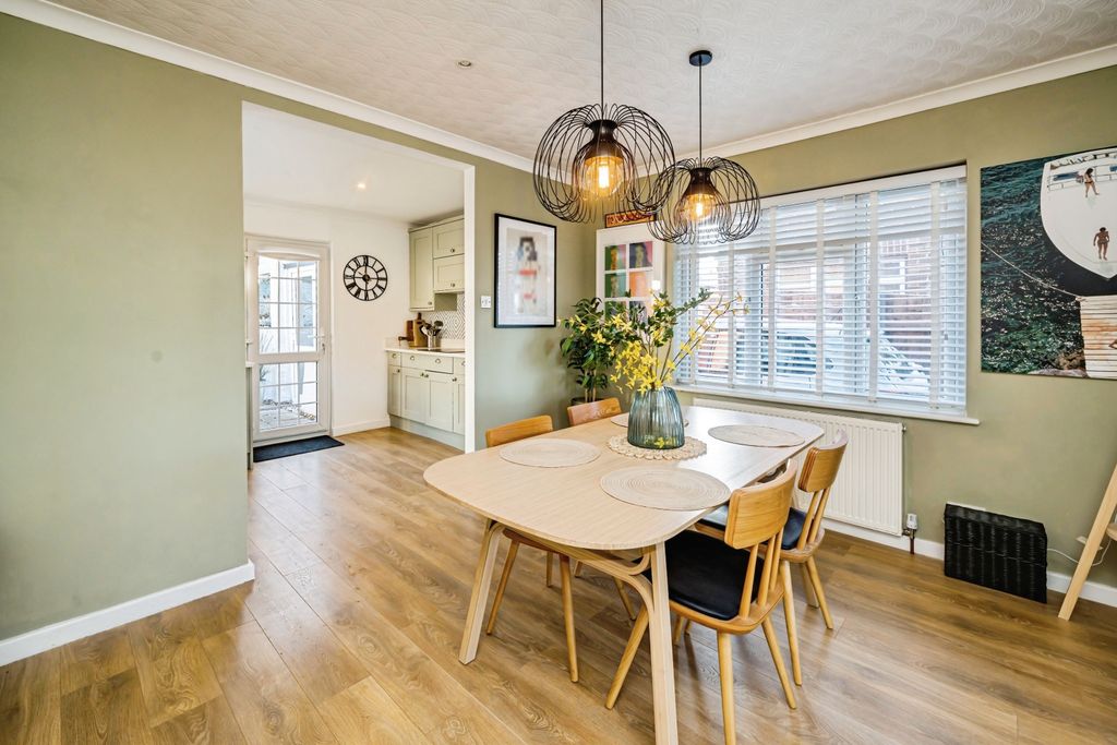 Property photo 2 of 19 26Westdrive-13