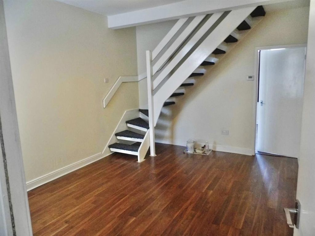 Property photo 3 of 8 P1070508.Jpg