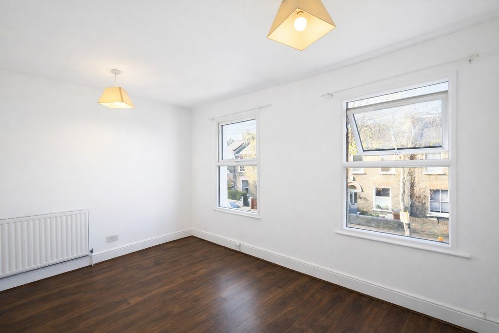 Property photo 3 of 6 5038842