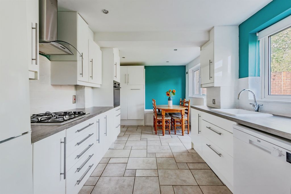 Property photo 2 of 16