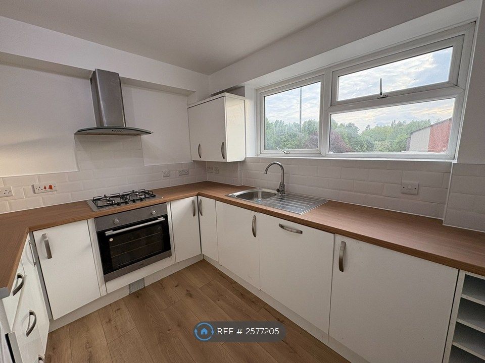 Property photo 1 of 10 Kitchen