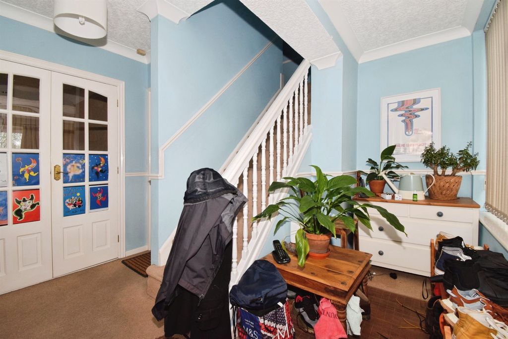 Property photo 3 of 25