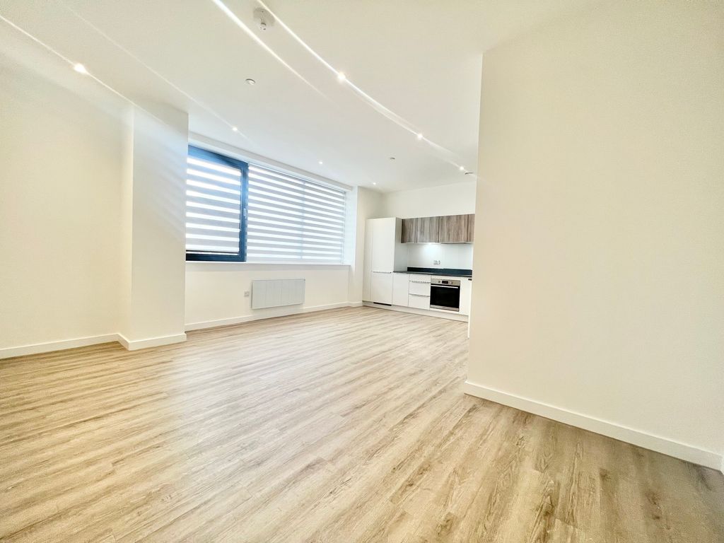 Property photo 1 of 6 Living Room