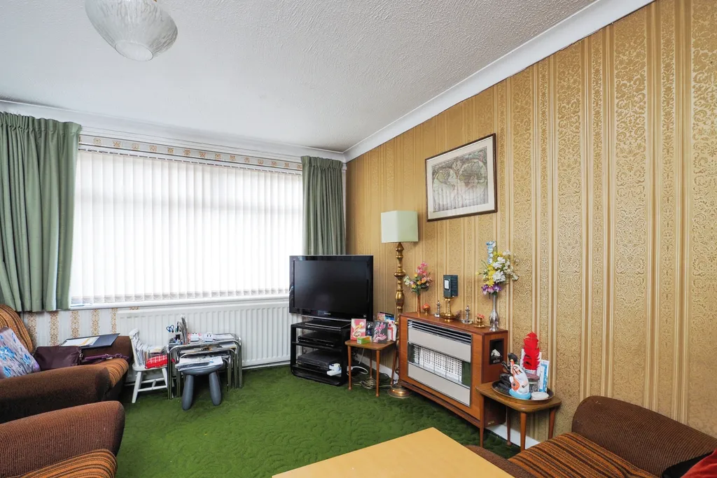 House in Broxtowe, Nottinghamshire - More