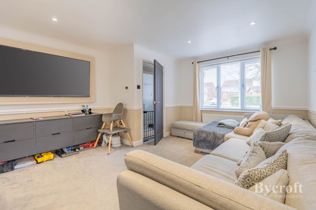 Property photo 3 of 19