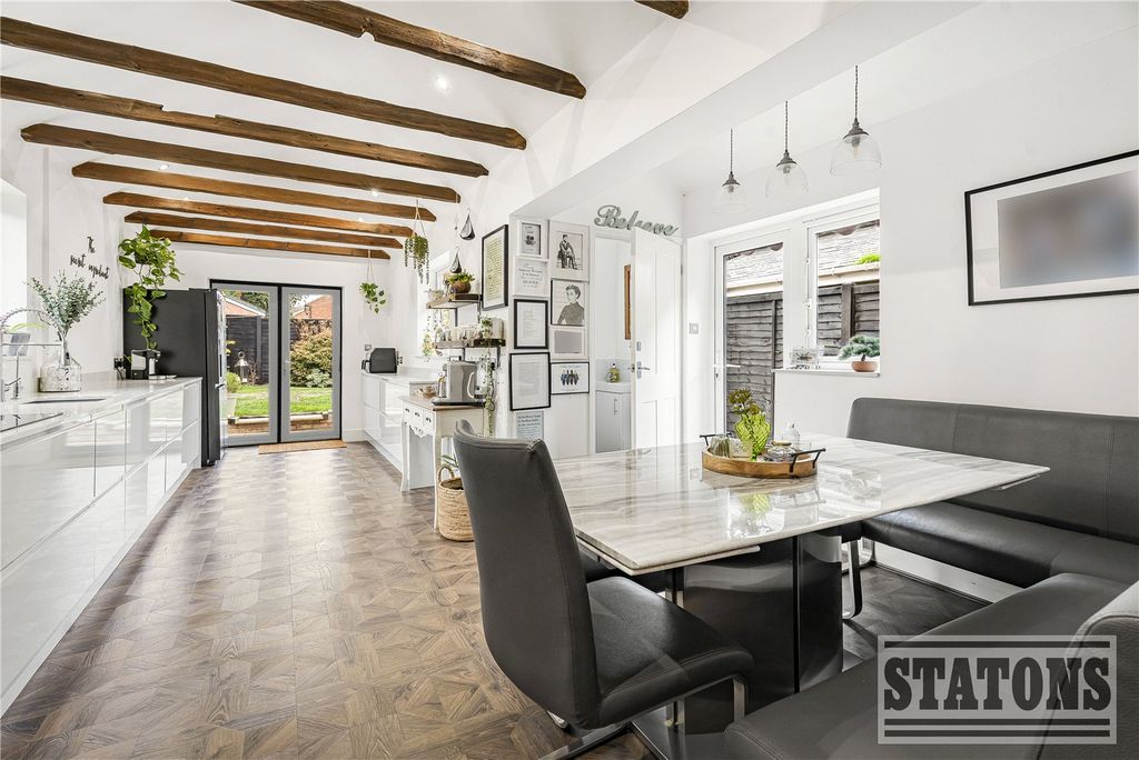 Property photo 3 of 17 Picture No. 11