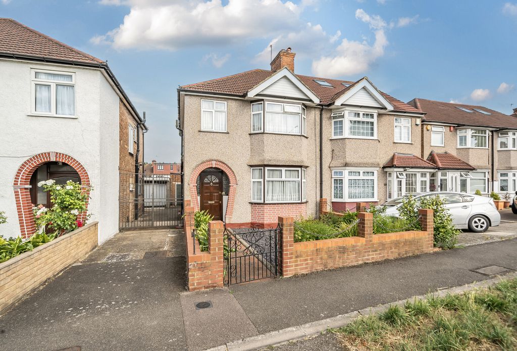 Property photo 2 of 17 1327145-21-6877d8...